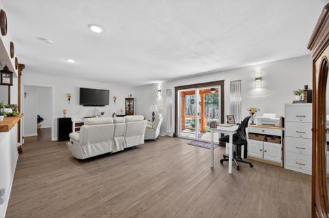 Tiny photo for 814 Rodgers Road, Crossville, TN 38572 (MLS # 1529054)