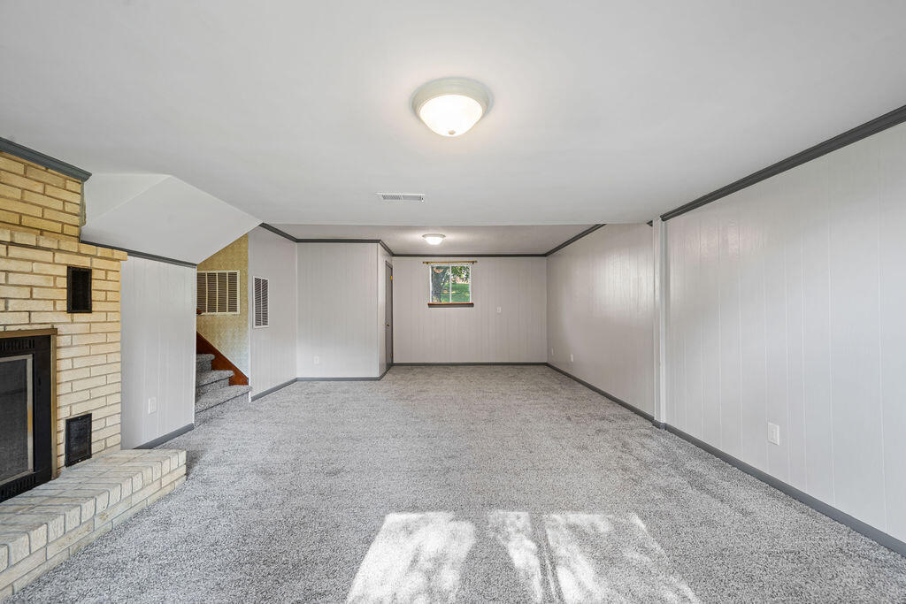 3901 N Mission Oaks Drive
