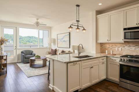 Photo of 200 Manufacturers Road, Chattanooga, TN 37405 (MLS # 1537761)