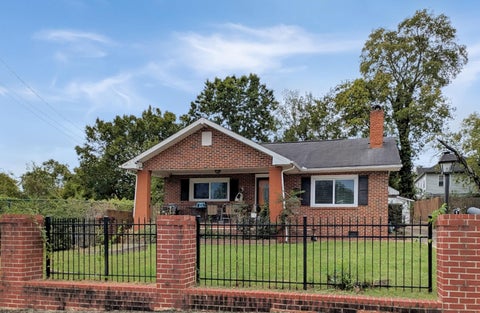 Photo of 1906 E 4th Street, Chattanooga, TN 37404 (MLS # 1544766)