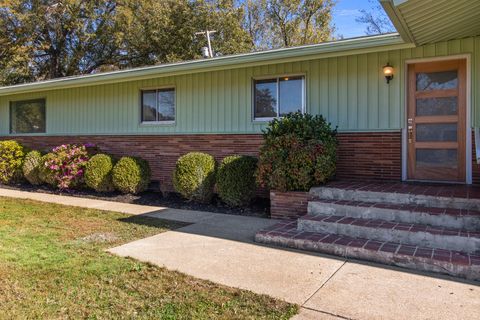 Photo of 208 Barbara Lane, Chattanooga, TN 37411 (MLS # 1523670)