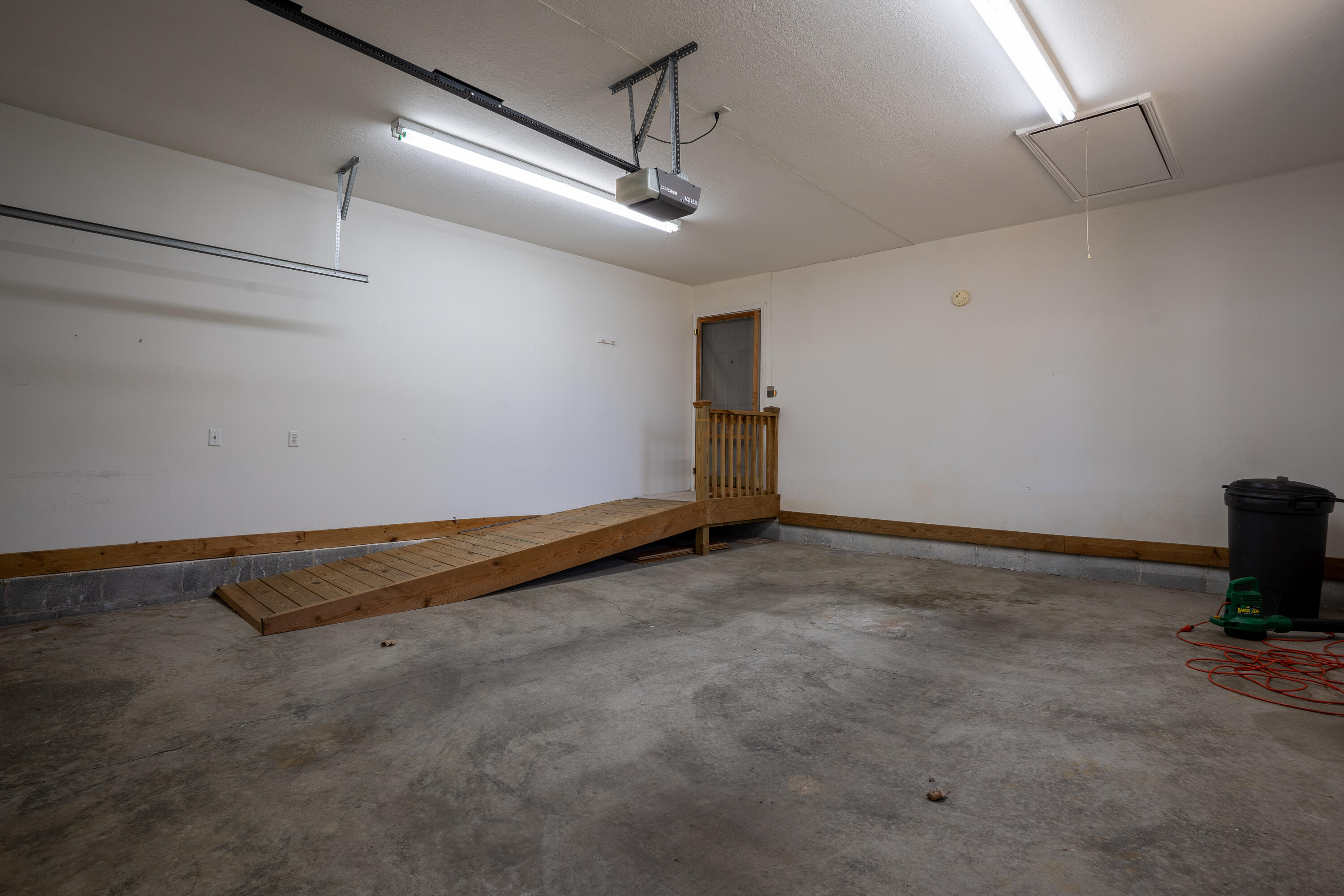 Trenton, Georgia 30752, United States, 3 Bedrooms Bedrooms, ,2 BathroomsBathrooms,Residential,Active,162101