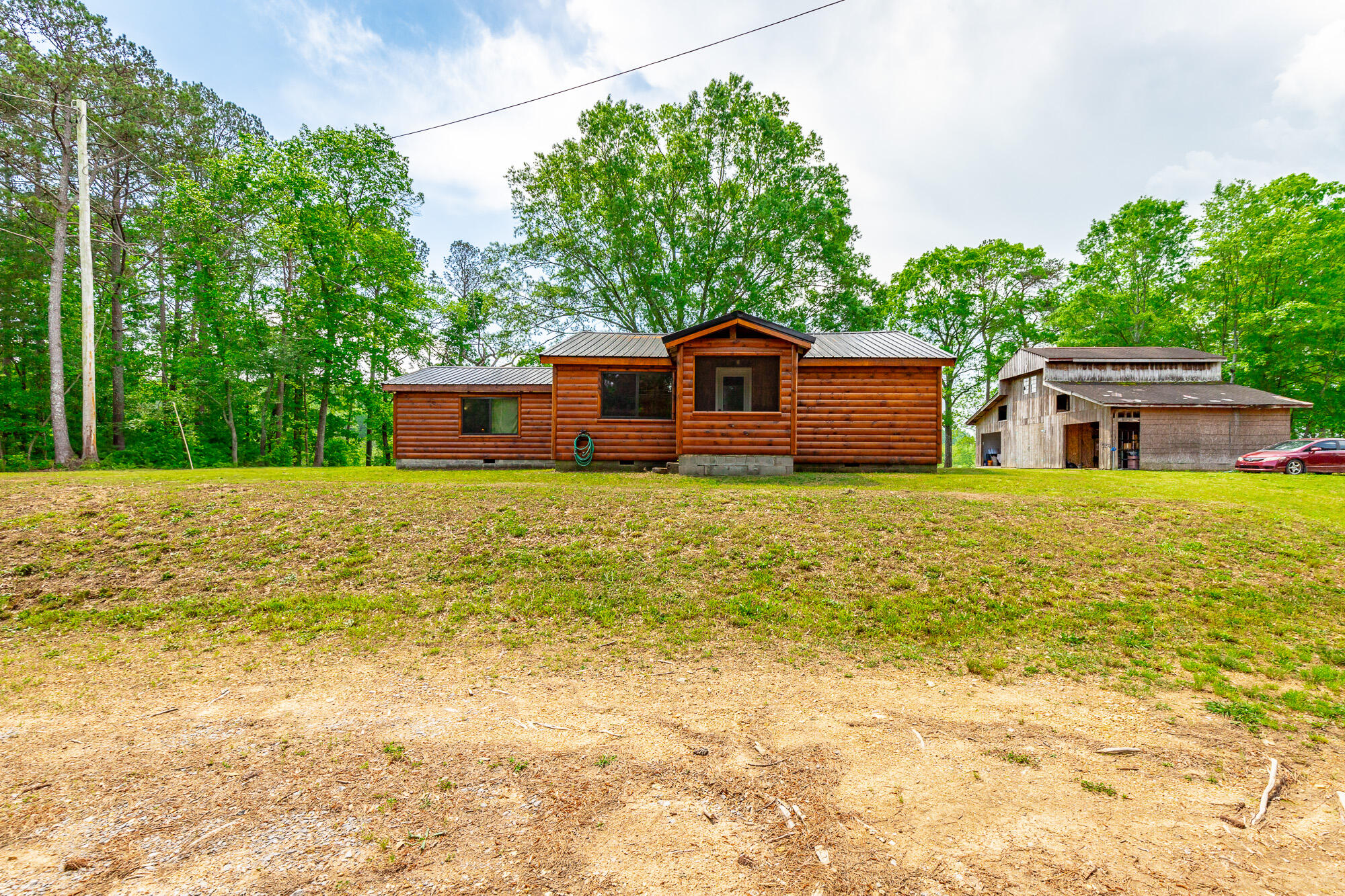 1814 E Highway 136