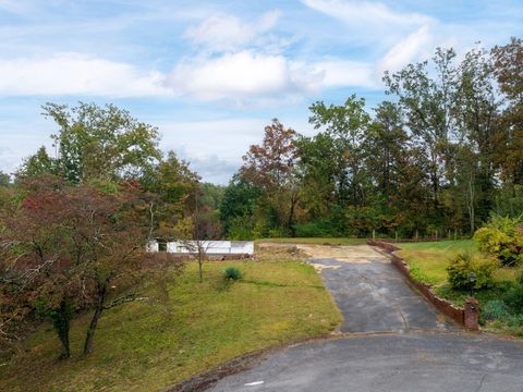 Photo of 2402 Haven Cove Lane, Chattanooga, TN 37421 (MLS # 1522905)