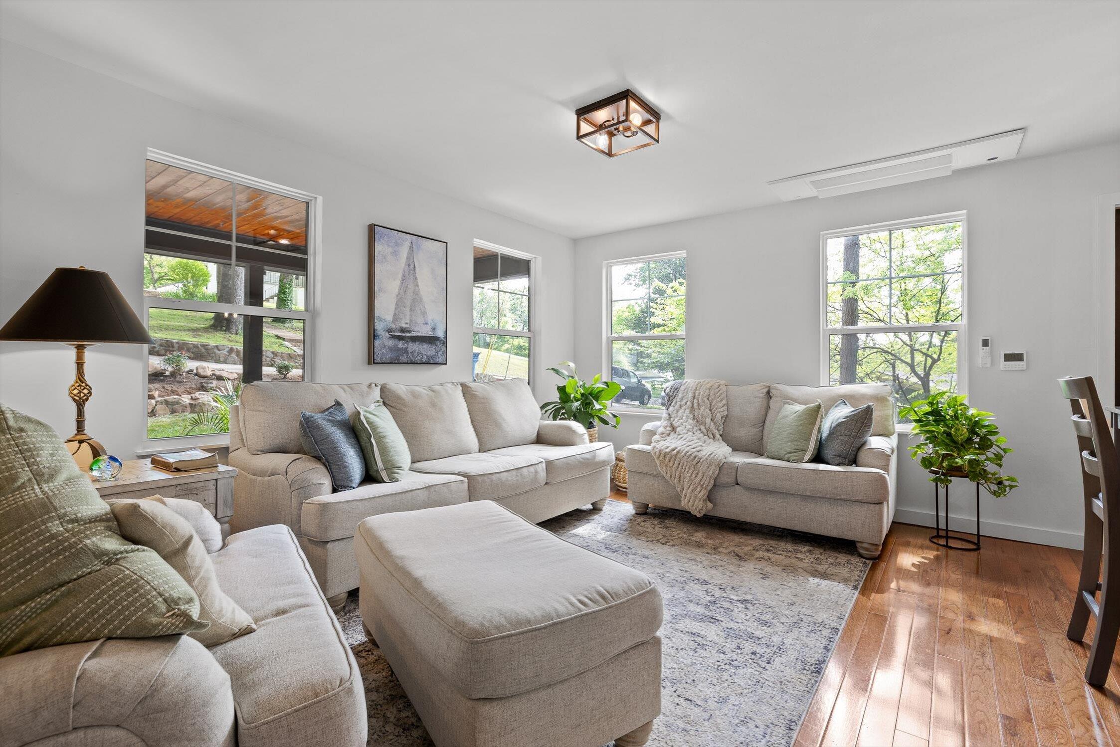 Chattanooga, Tennessee 37415, United States, 4 Bedrooms Bedrooms, ,3 BathroomsBathrooms,Residential,Active,119491