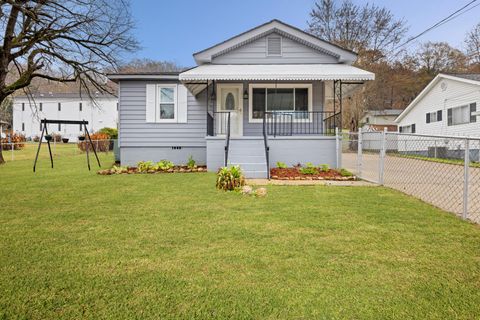 Photo of 405 Andrews Street, Rossville, GA 30741 (MLS # 1524405)