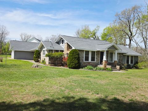Photo of 1503 Hollister Road, Signal Mountain, TN 37377 (MLS # 1532046)