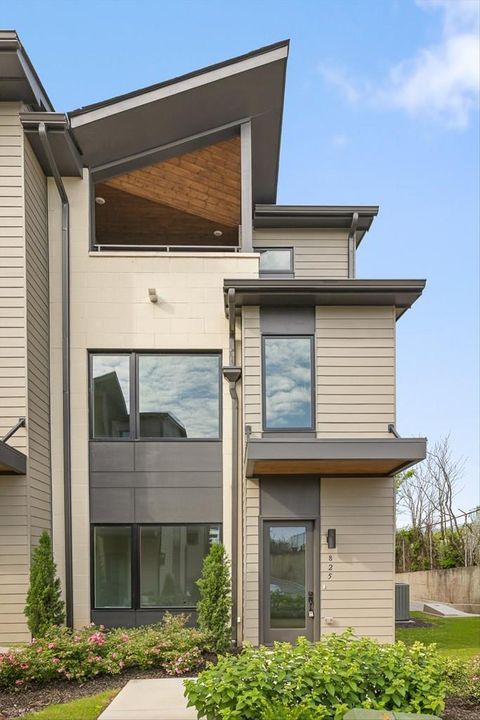Photo of 825 Burnside Place, Chattanooga, TN 37408 (MLS # 1535242)
