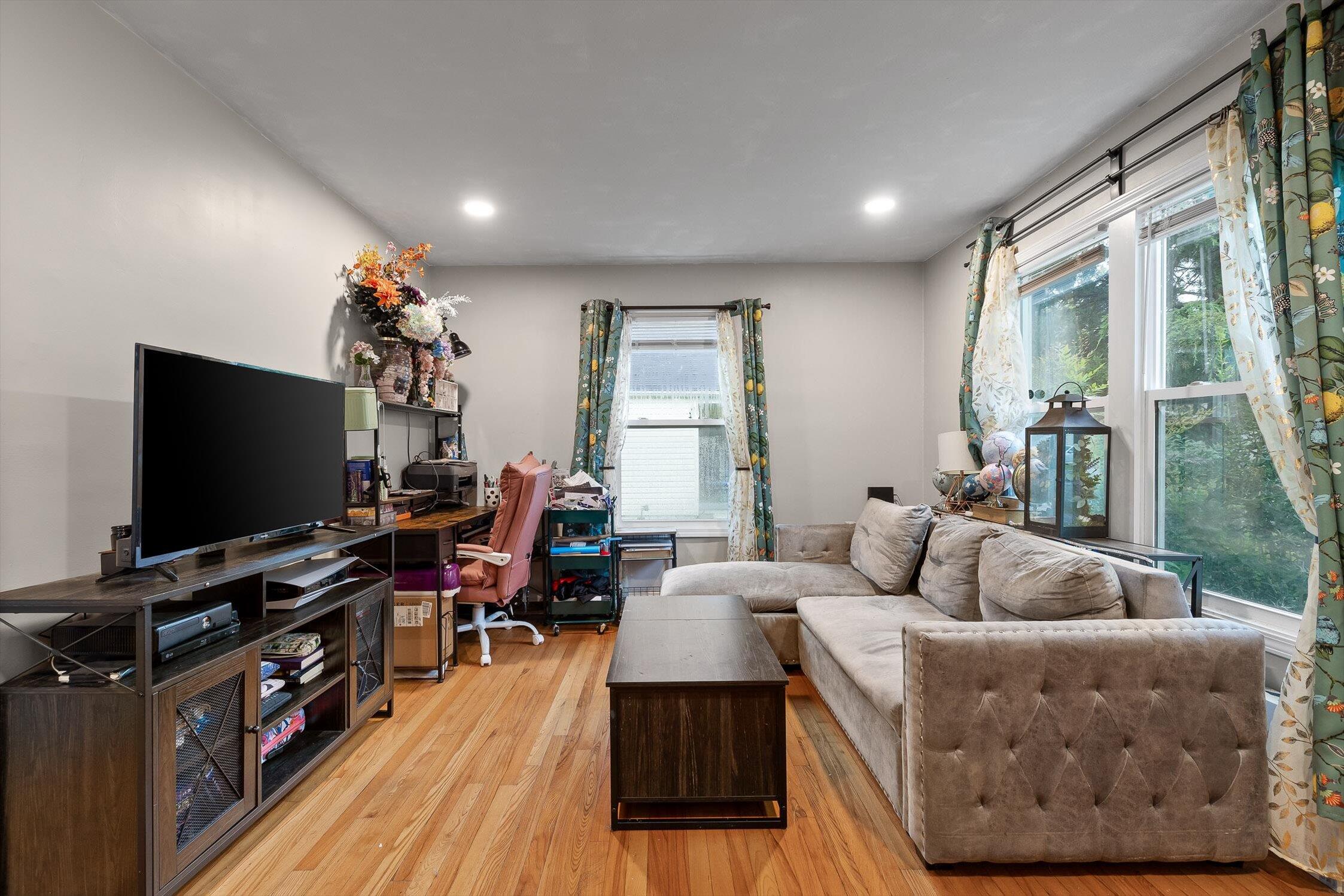 Chattanooga, Tennessee 37411, United States, 2 Bedrooms Bedrooms, ,1 BathroomBathrooms,Residential,Active,217313