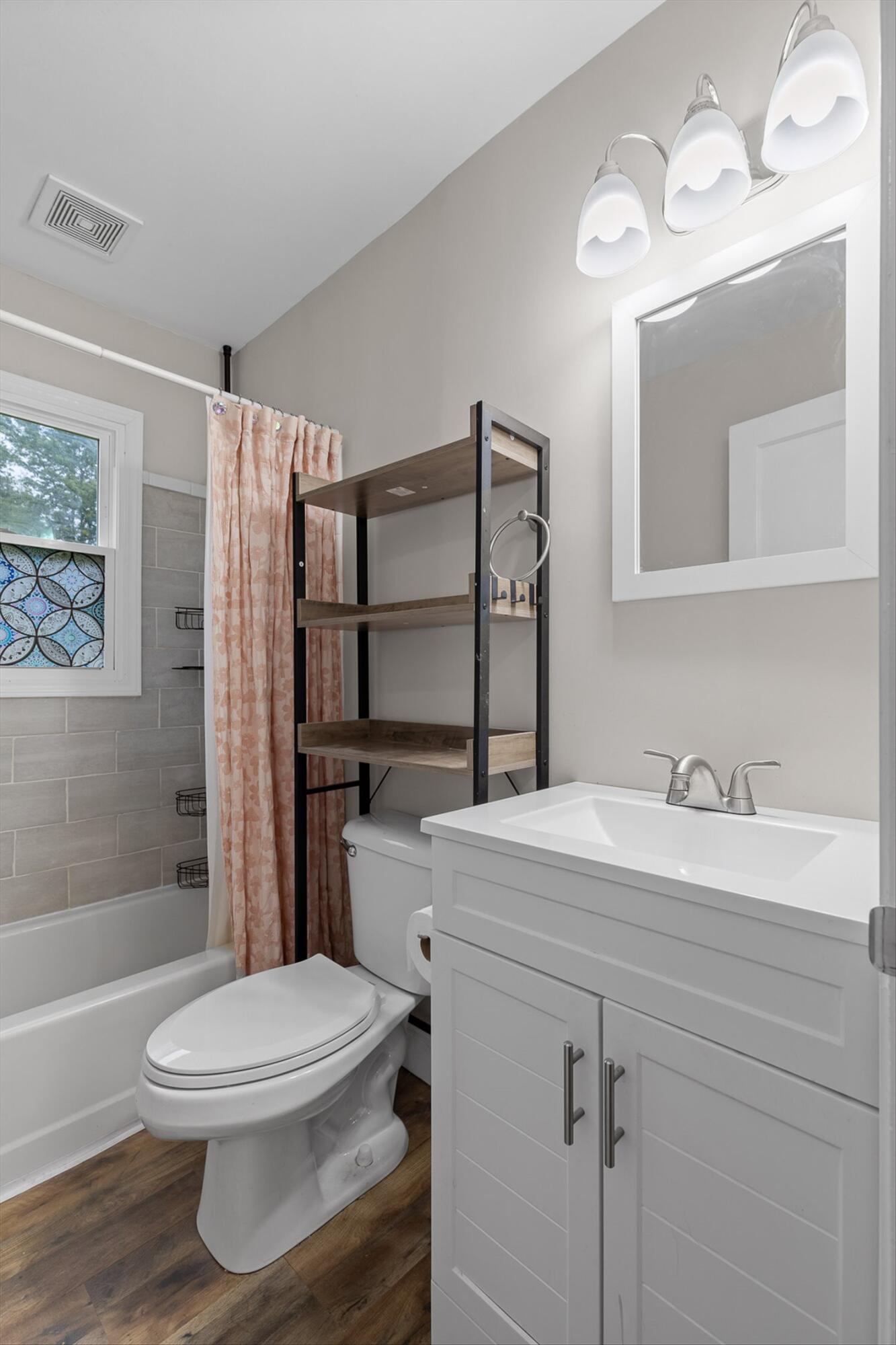 Chattanooga, Tennessee 37411, United States, 2 Bedrooms Bedrooms, ,1 BathroomBathrooms,Residential,Active,217313