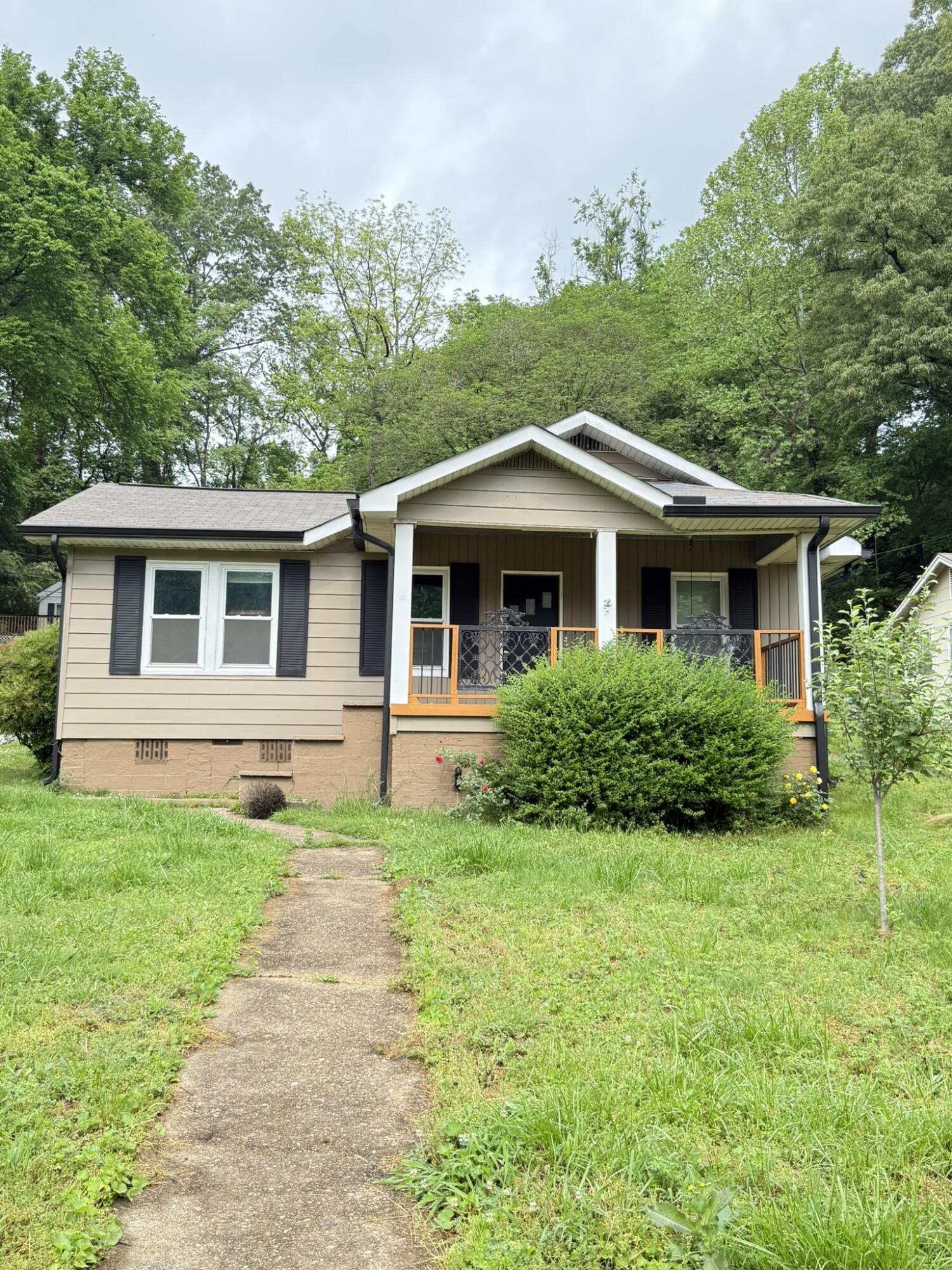 1021 W Elmwood Drive, Chattanooga, Tennessee image 1