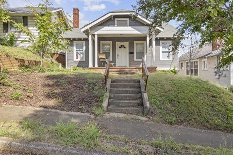 Photo of 1035 E 5th Street, Chattanooga, TN 37403 (MLS # 1522041)