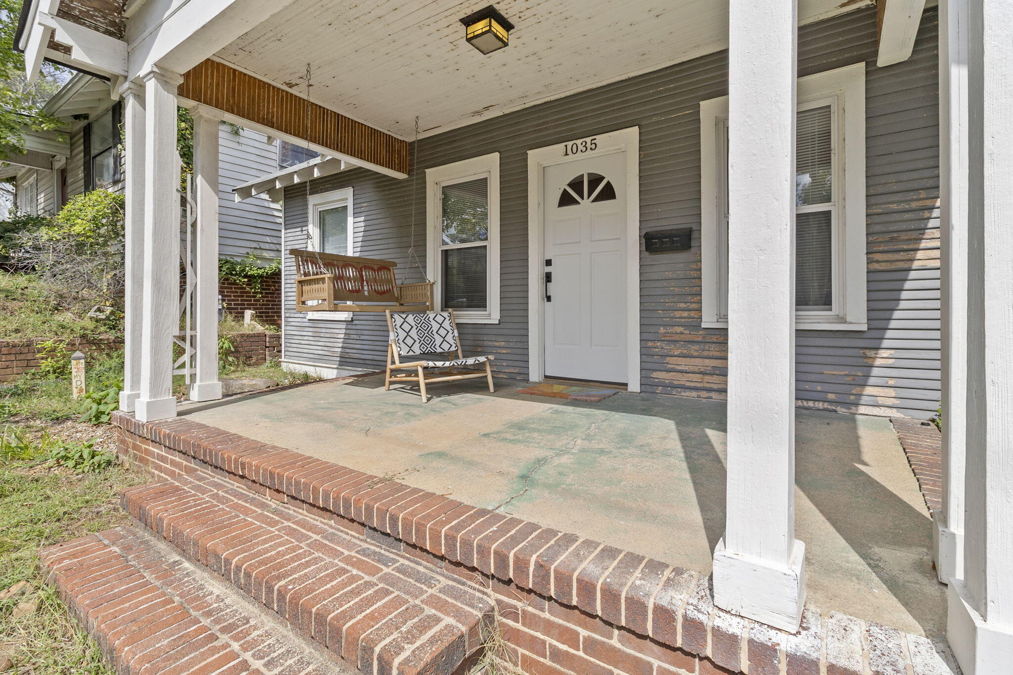 1035 E 5th Street