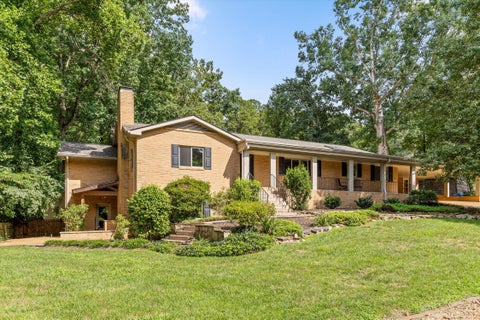 Photo of 1910 Mcdade Lane, Chattanooga, TN 37405 (MLS # 1539347)