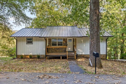 Photo of 405 Dempsey Lane, Rossville, GA 30741 (MLS # 1544226)