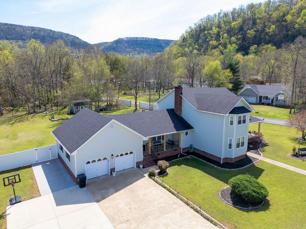 Trenton, Georgia 30752, United States, 4 Bedrooms Bedrooms, ,4 BathroomsBathrooms,Residential,Active,235327