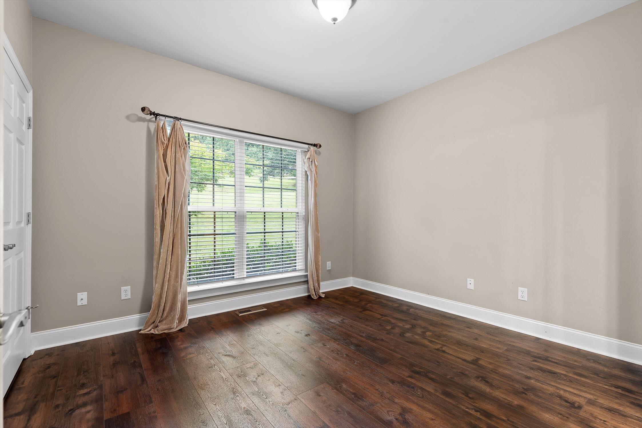 1607 Colonial Shores Drive, Hixson, Tennessee image 4