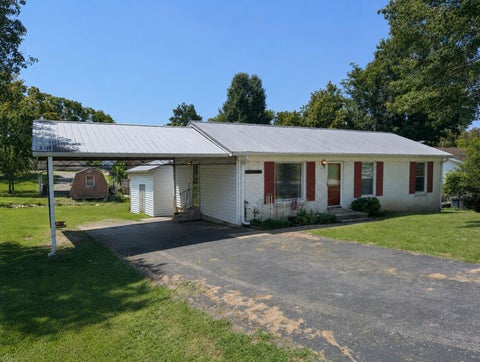 Homes For Sale - 103 Greenbriar Street<br/> Woodbury, TN 37190