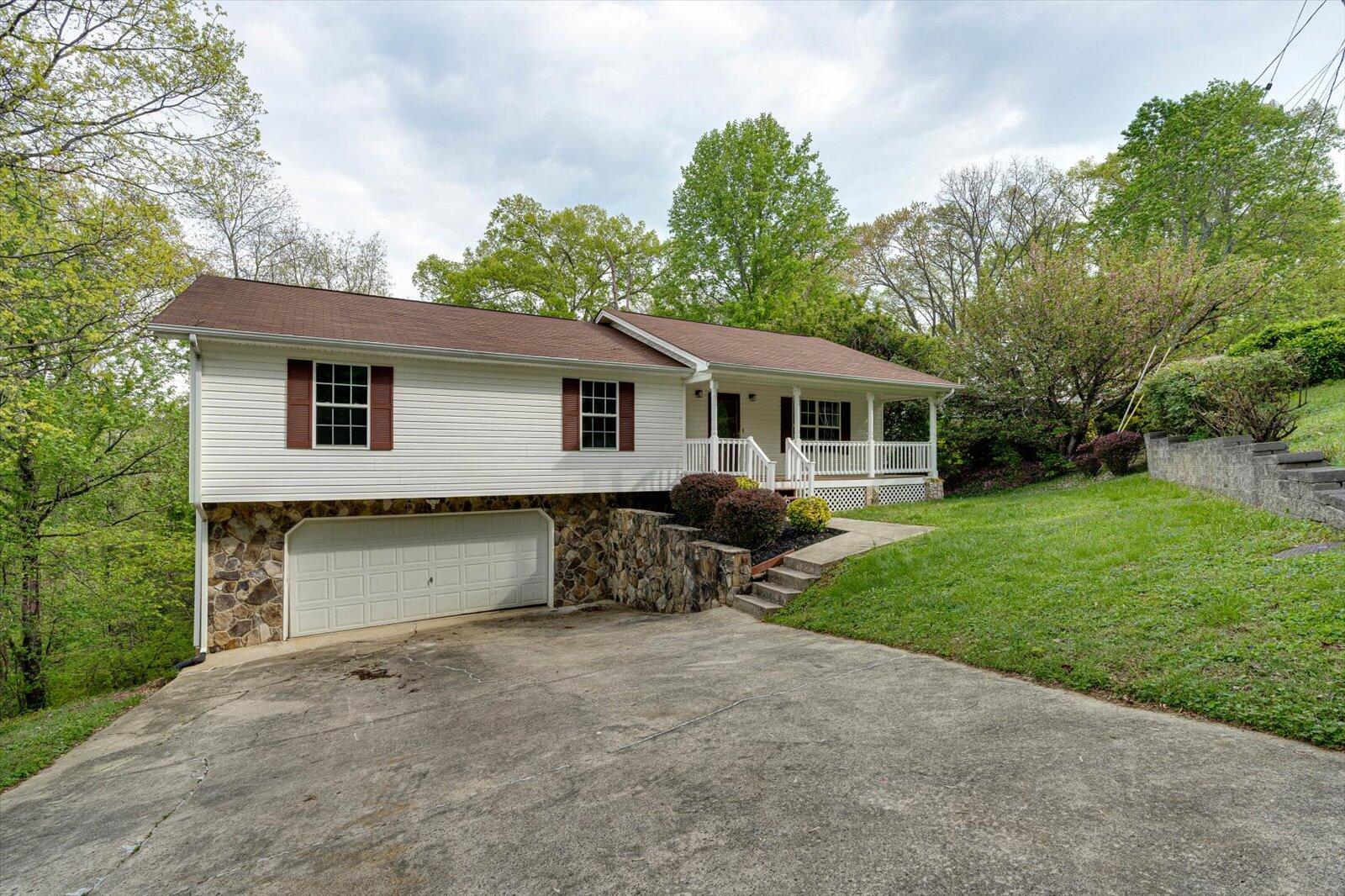 6839 Deerwood Drive, Harrison, Tennessee image 2