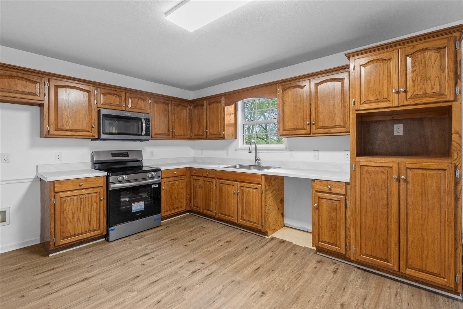 6839 Deerwood Drive, Harrison, Tennessee image 8