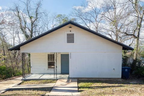 Photo of 3903 17th Avenue, Chattanooga, TN 37407 (MLS # 1525359)