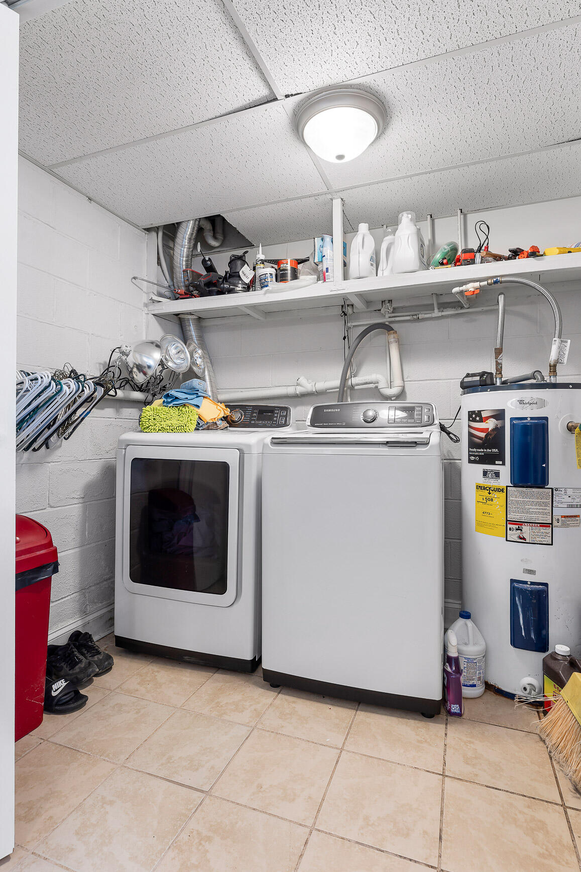 Chattanooga, Tennessee 37416, United States, 3 Bedrooms Bedrooms, ,2 BathroomsBathrooms,Residential,Contingent,38013