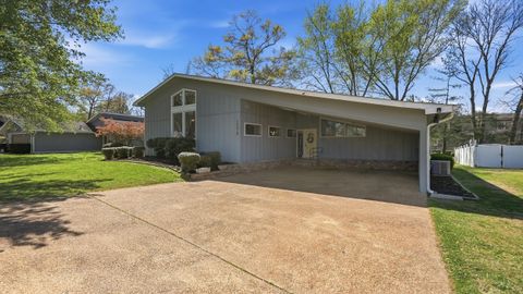 Photo of 1278 Village Green Drive, Hixson, TN 37343 (MLS # 1531146)