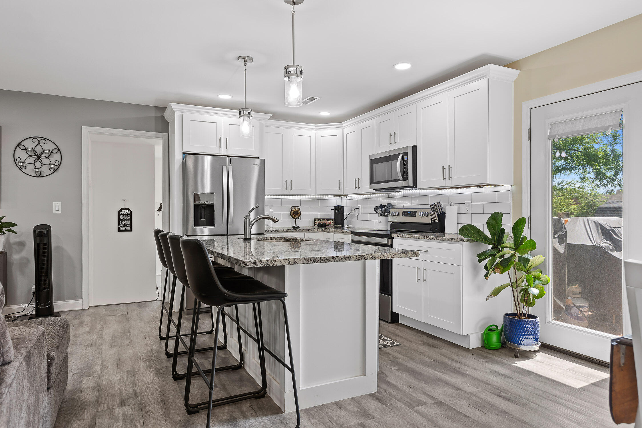 Chattanooga, Tennessee 37411, United States, 4 Bedrooms Bedrooms, ,2 BathroomsBathrooms,Residential,Contingent,56584