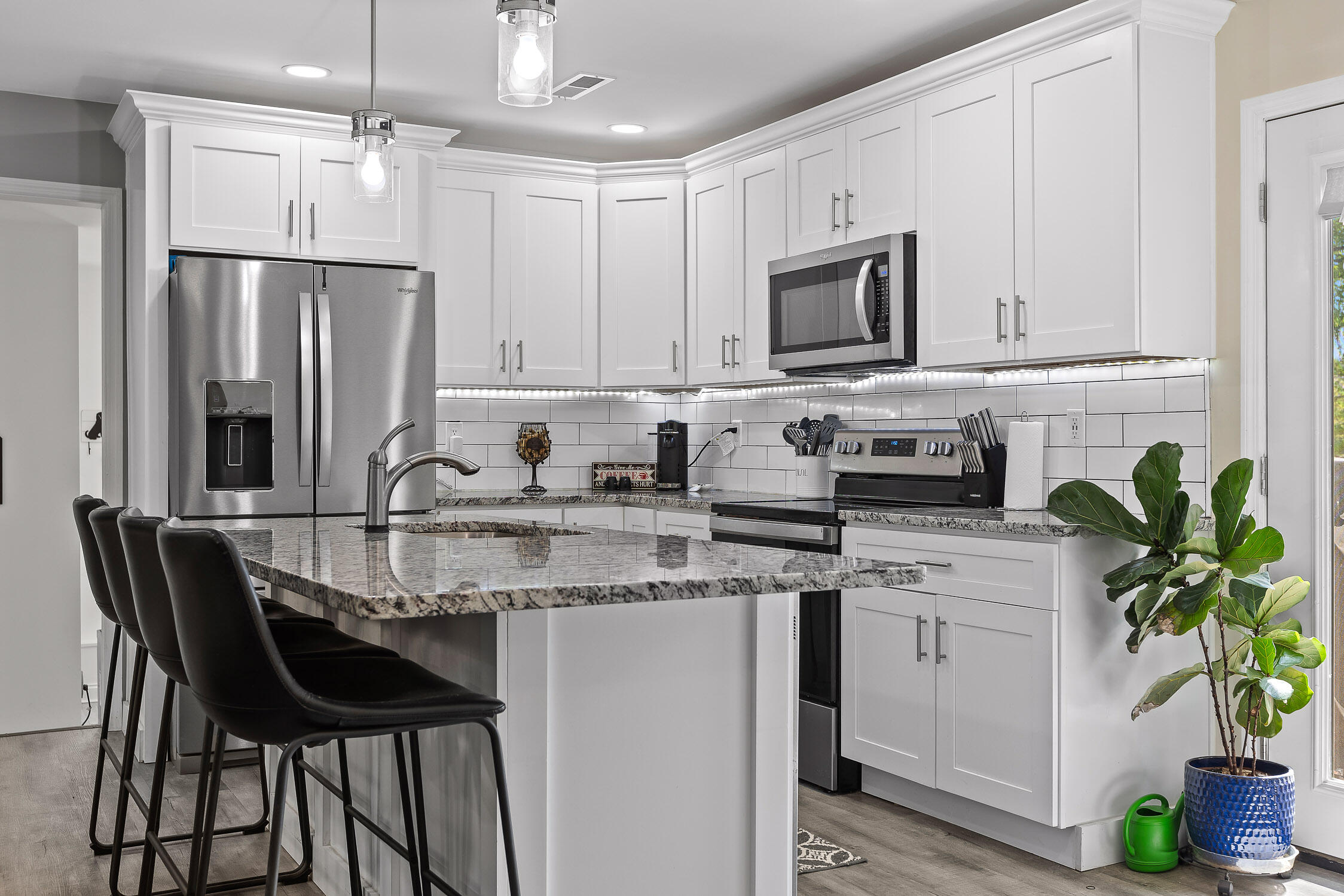 Chattanooga, Tennessee 37411, United States, 4 Bedrooms Bedrooms, ,2 BathroomsBathrooms,Residential,Contingent,56584