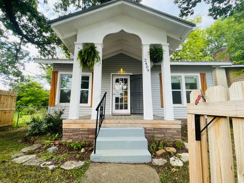 Photo of 2409 Kirby Avenue, Chattanooga, TN 37404 (MLS # 1518256)