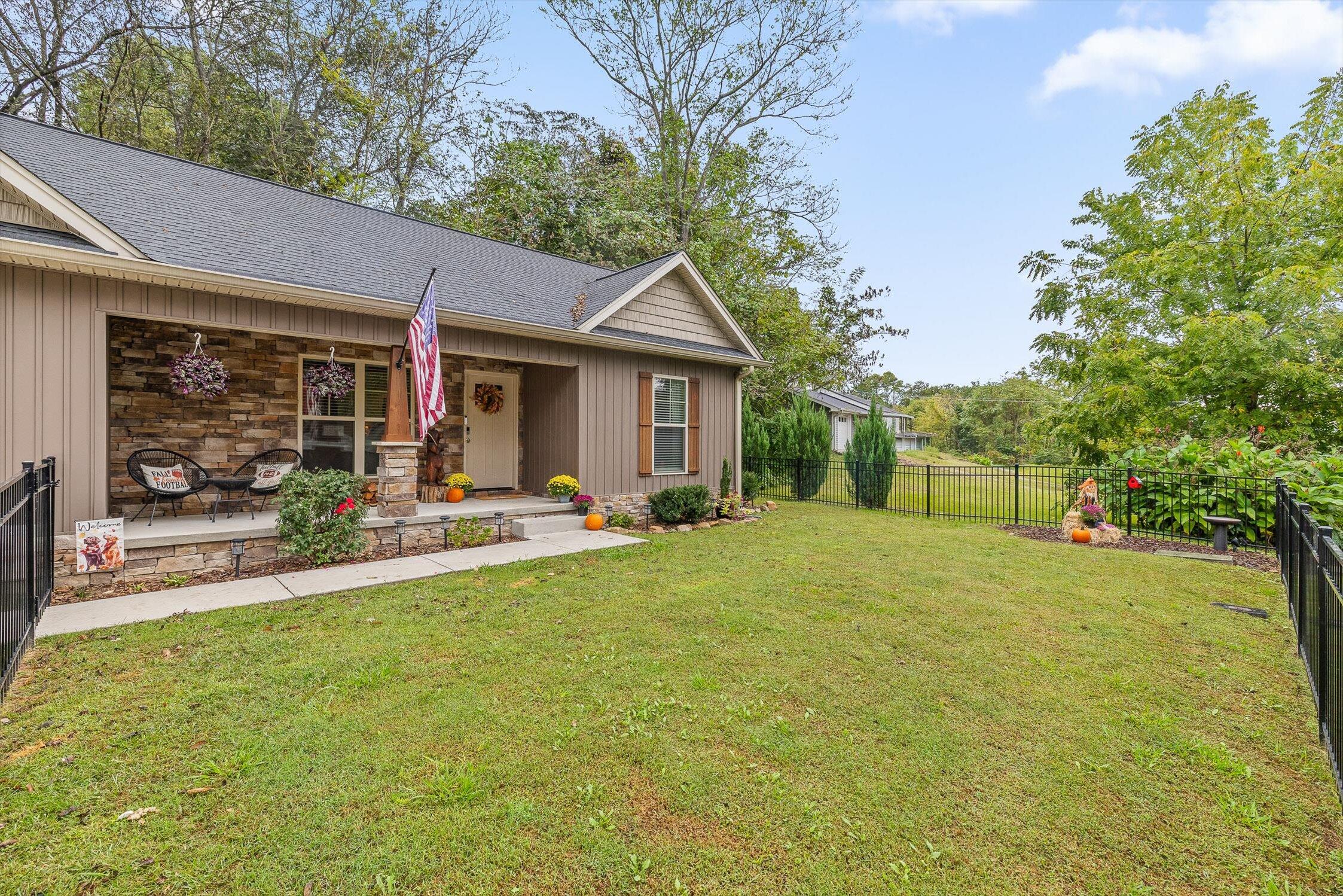 Soddy Daisy, Tennessee 37379, United States, 3 Bedrooms Bedrooms, ,2 BathroomsBathrooms,Residential,Pending,223998