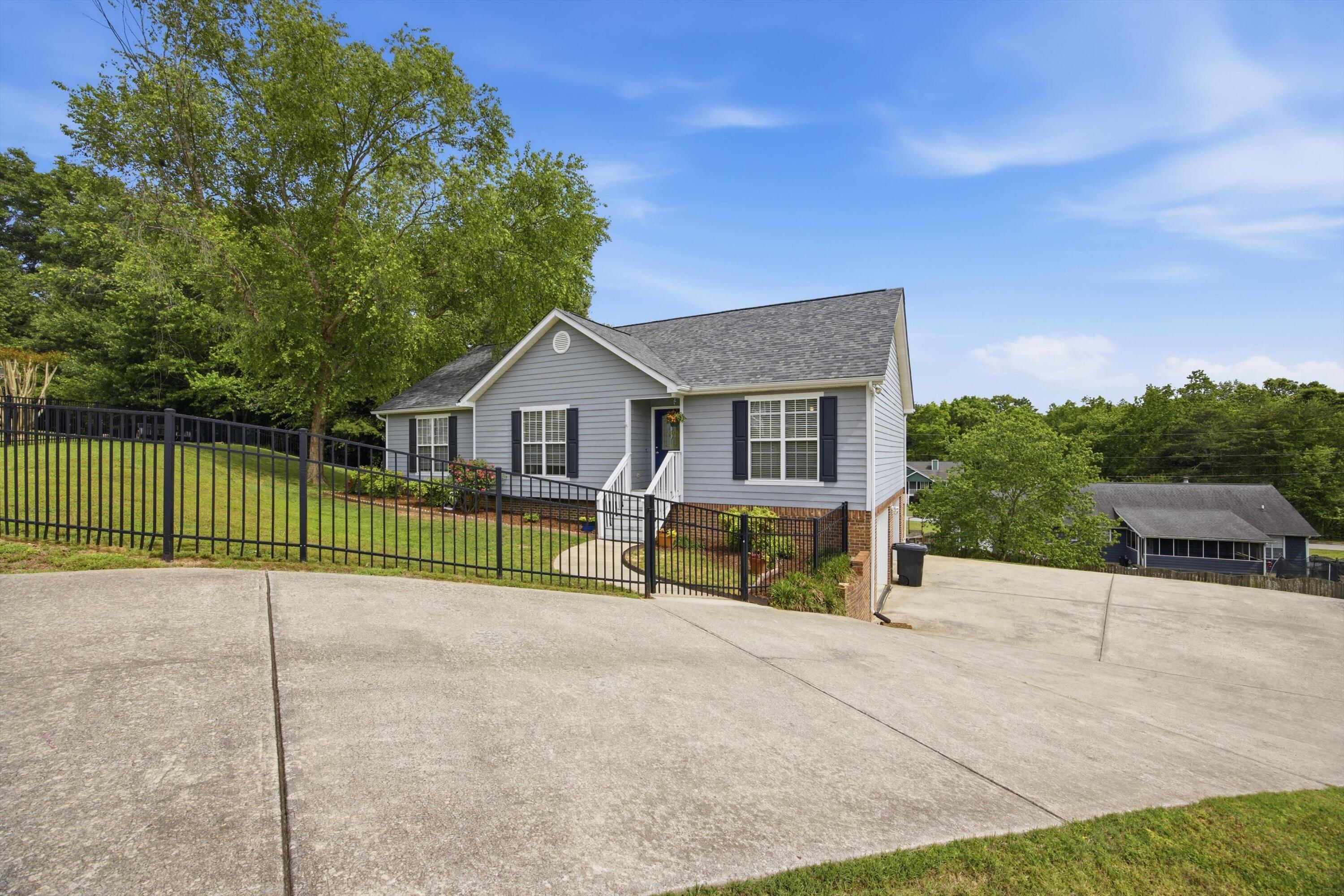 808 Brookcrest Lane