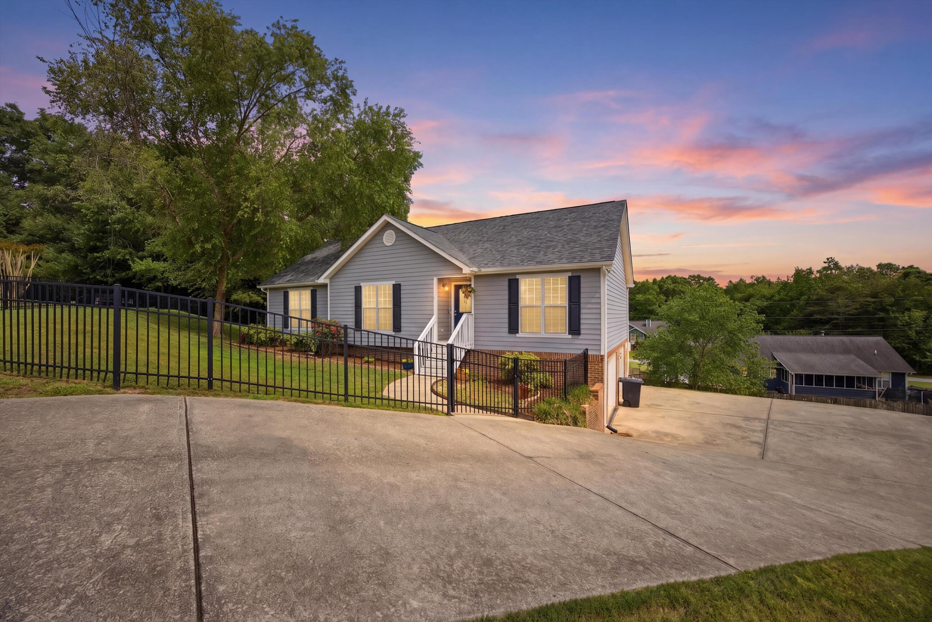 808 Brookcrest Lane