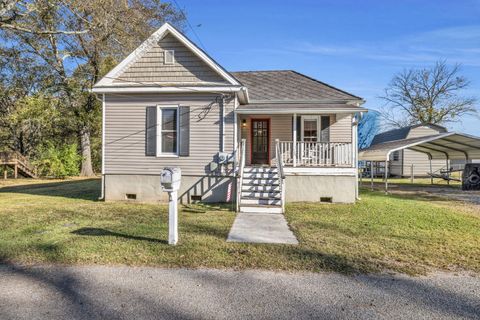 Photo of 309 E 16th Street, Chickamauga, GA 30707 (MLS # 1522974) Photo of 309 E 16th Street, Chickamauga, GA 30707 (MLS # 1522974)