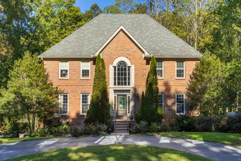 Photo of 3122 Bee Tree Lane, Signal Mountain, TN 37377 (MLS # 1544925)