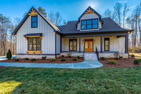 Photo of 2964 Mowbray Pike, Soddy Daisy, TN 37379 (MLS # 1526161)