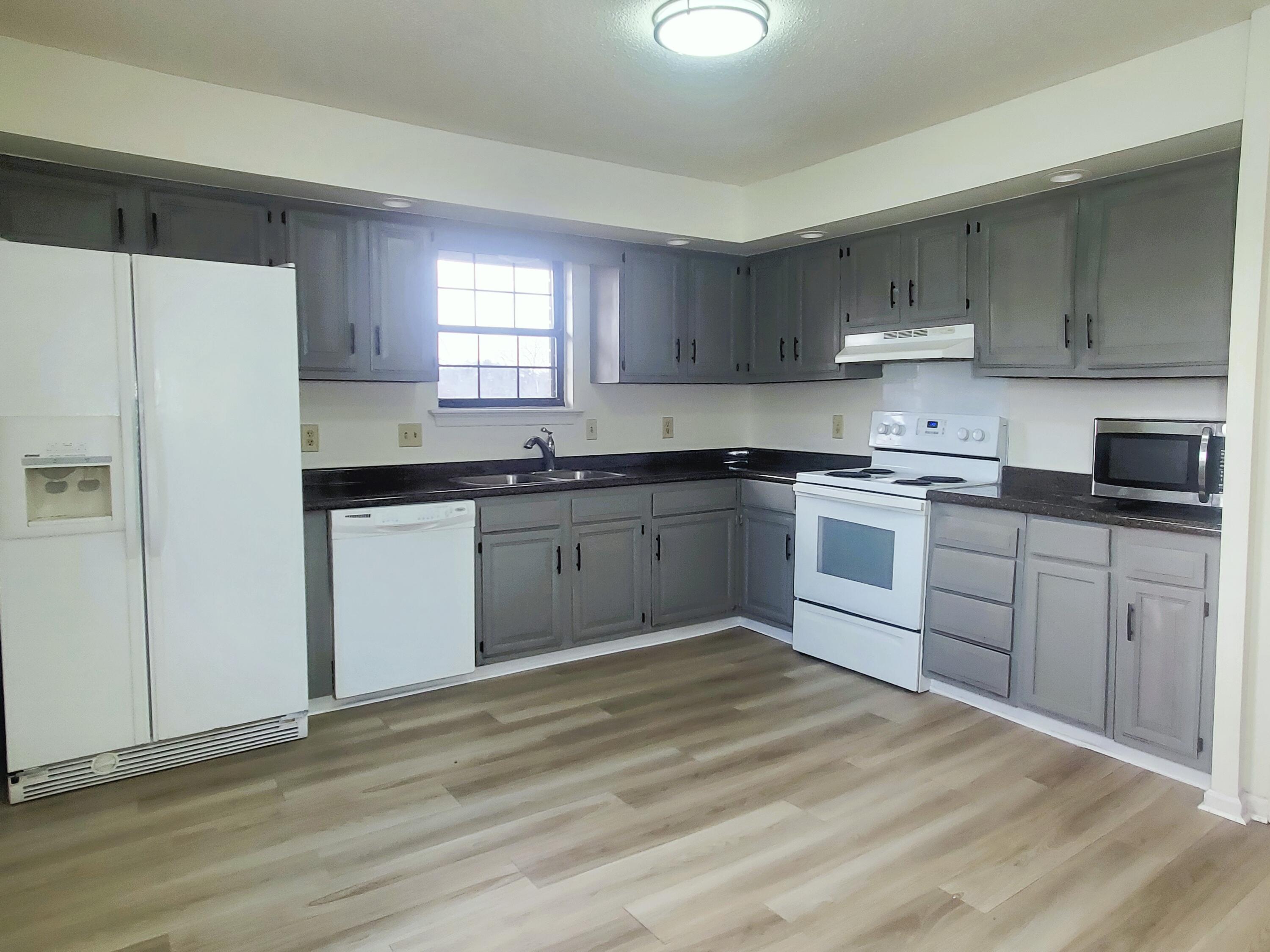 9512 Heathwood Drive, Ooltewah, Tennessee image 2