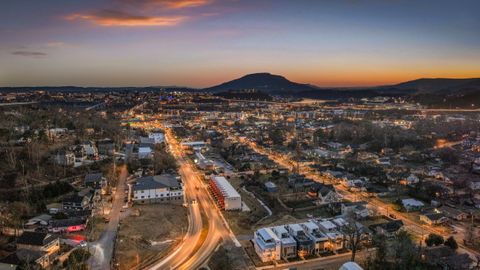 Tiny photo for 40 Peak Street, Chattanooga, TN 37405 (MLS # 1527873)