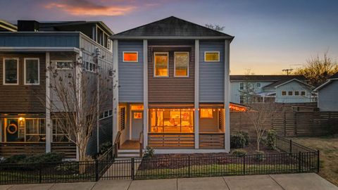 Photo of 40 Peak Street, Chattanooga, TN 37405 (MLS # 1527873)