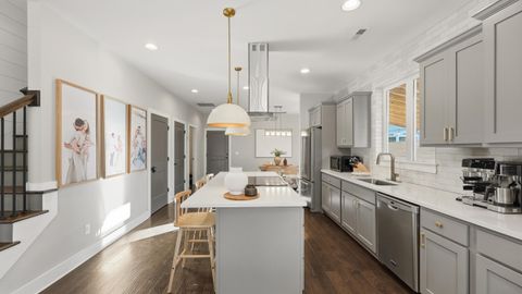 Tiny photo for 40 Peak Street, Chattanooga, TN 37405 (MLS # 1527873)