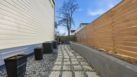 Tiny photo for 40 Peak Street, Chattanooga, TN 37405 (MLS # 1527873)