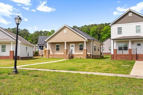 Photo of 415 Coahulla Creek Drive, Dalton, GA 30721 (MLS # 1535475)