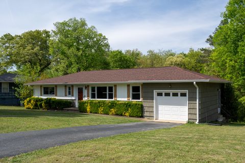 Photo of 3909 Forest Highland Drive, Chattanooga, TN 37415 (MLS # 1532165)