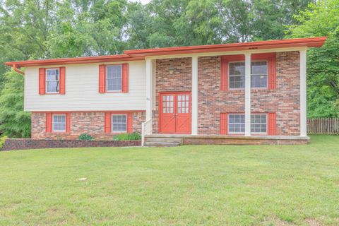 Photo of 836 S Valleywood Circle, Hixson, TN 37343 (MLS # 1534240)