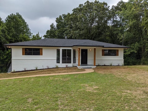 Homes For Sale - 7714 Basswood Drive<br/> Chattanooga, TN 37416