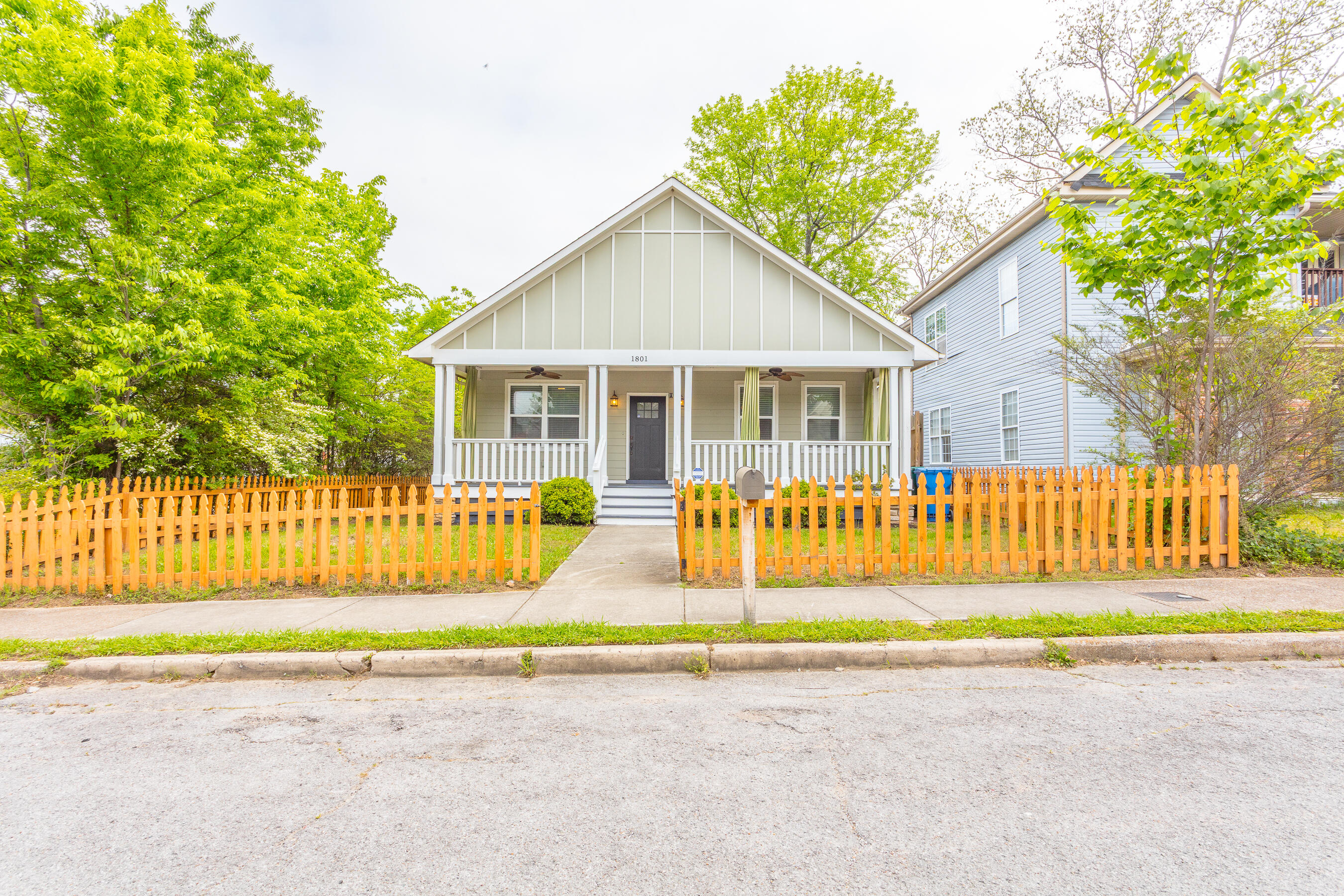 1801 Chamberlain Avenue, Chattanooga, Tennessee image 2