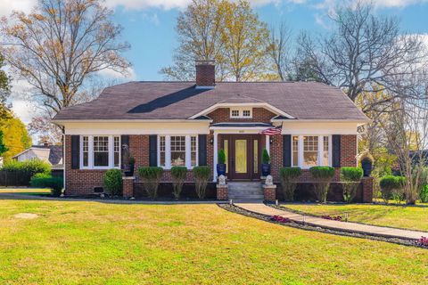 Photo of 400 Marlboro Avenue, Chattanooga, TN 37411 (MLS # 1523975)