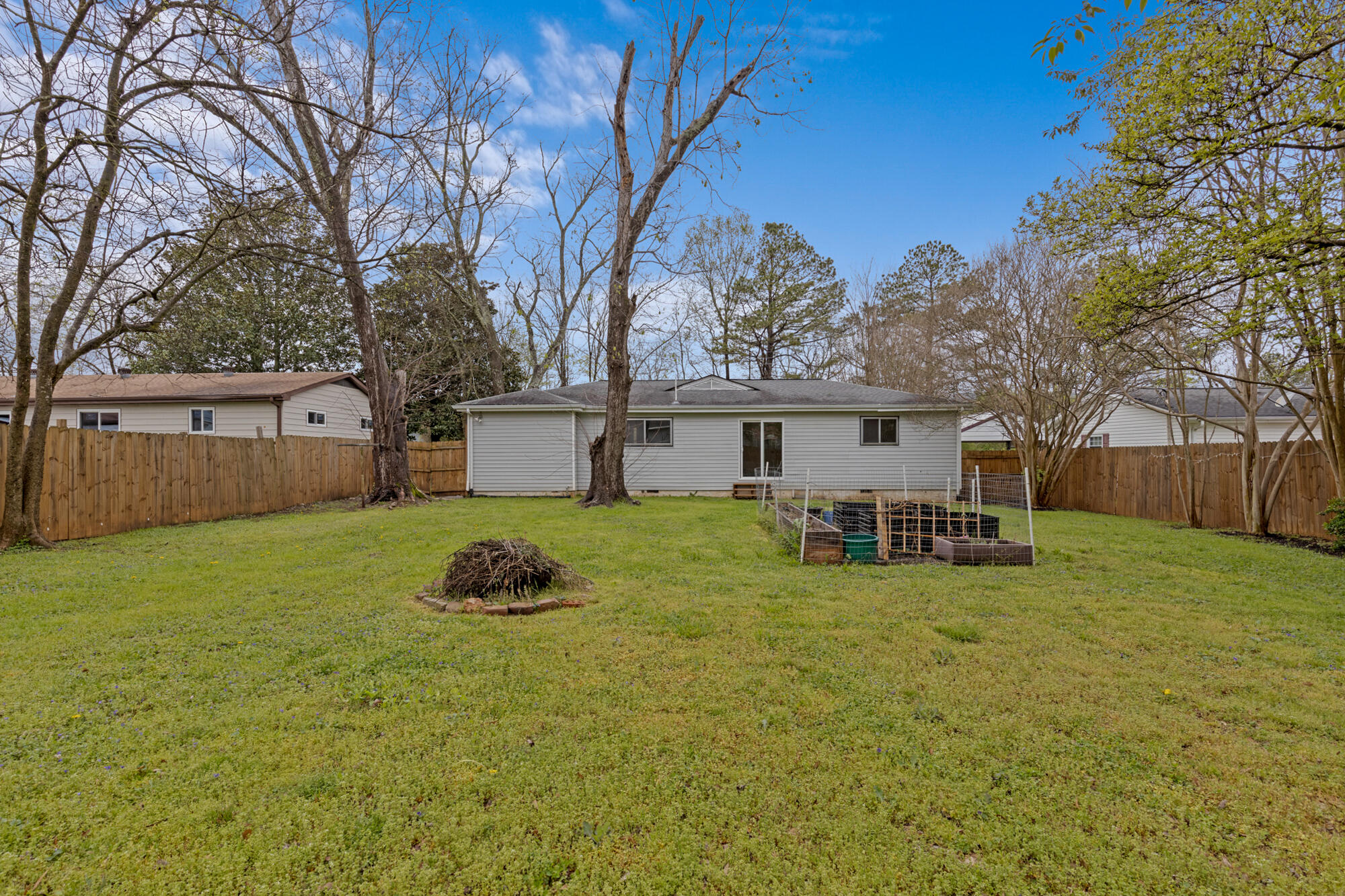 1320 W Sherry Drive, Rossville, Georgia image 4