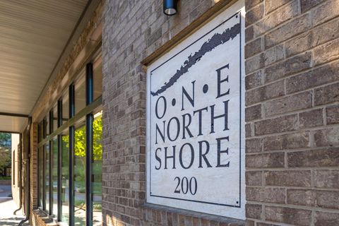 Tiny photo for 200 Manufacturers Road, Chattanooga, TN 37405 (MLS # 1526550)