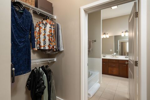 Tiny photo for 200 Manufacturers Road, Chattanooga, TN 37405 (MLS # 1526550)